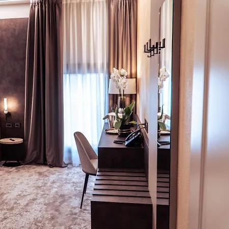 Hotel De Amicis 4*